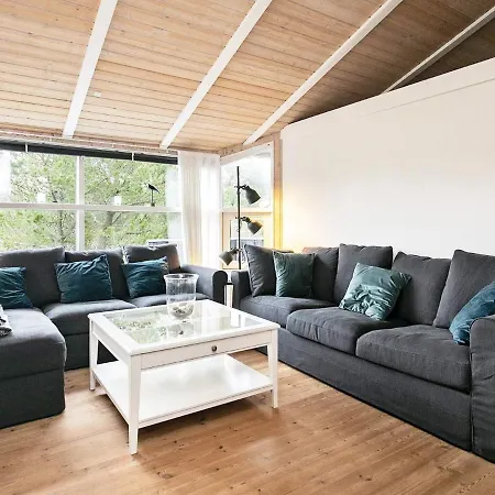 6 Person Holiday In Lb K